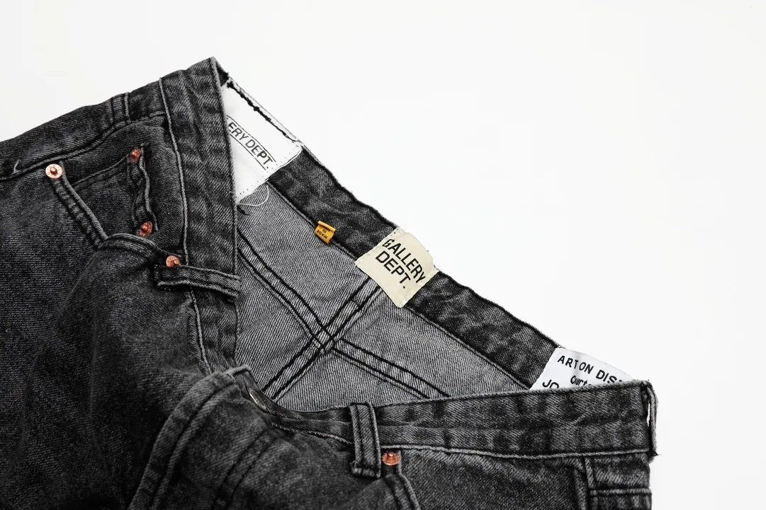 #8102 P260💰 Independent GALLERY DEPT. Vintage splicing black and gray snowflake pattern cross loose washed flared jeans - truly restore the ultimate texture of Vintage - original hardware accessories washed and other elevators, QR code analysis are all purchased from the original factory, high degree of restoration, welcome to compare with a certain product~ - three-dimensional version loose and comfortable, not picky about the figure, tall and slim, factory Seiko, original factory quality control, same style for men and women, can be matched with couples, versatile recommendation Essential jeans for all seasons - sizes: 28 30 32 34 36